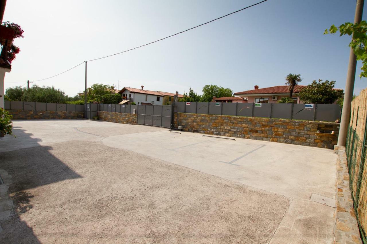Apartmaji Sobe Zvezda Pobegi Zewnętrze zdjęcie